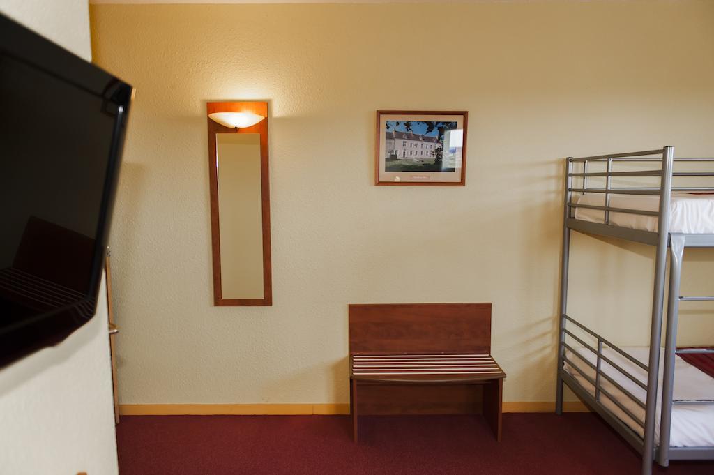 Armony Hotel Bourg-Achard Zewnętrze zdjęcie